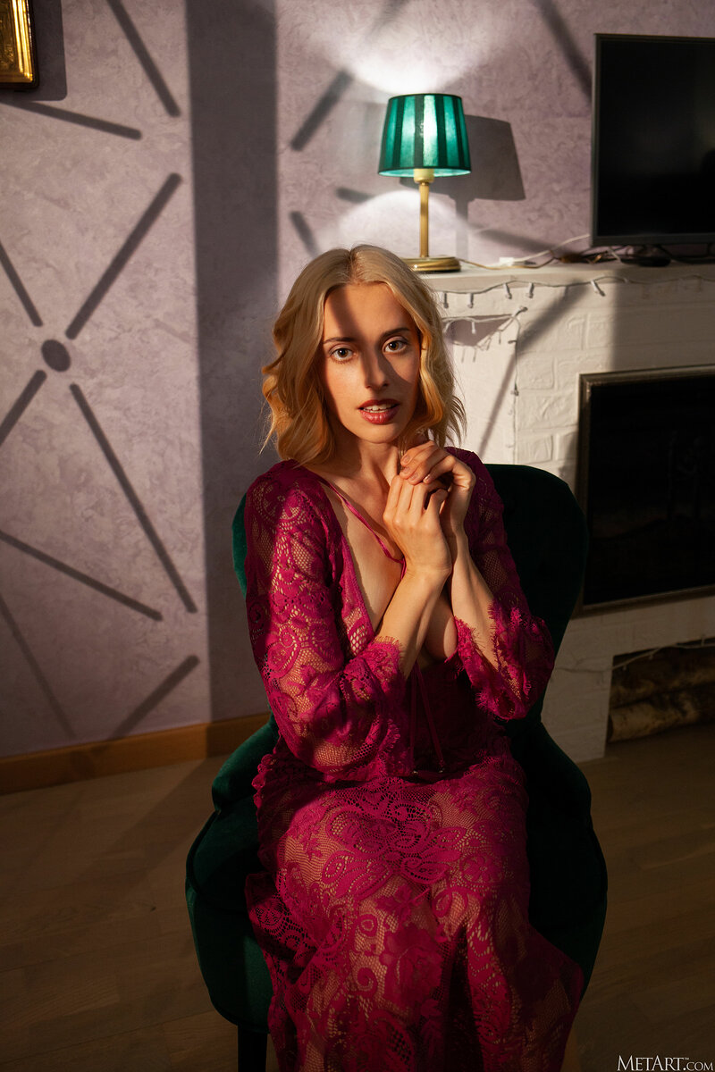 Юлька, 22 года, 1 размер груди